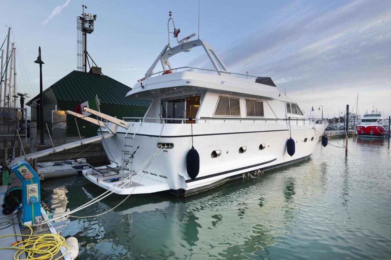 Holidays Boat Hotel Porec Exterior photo